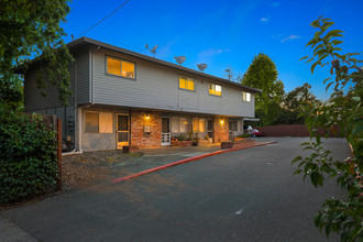 1101 Jennings Ave in Santa Rosa, CA - Foto de edificio - Building Photo