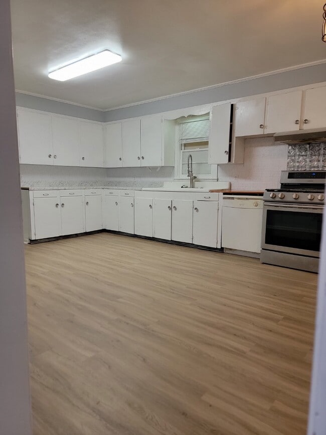 937 W 6th St in Hattiesburg, MS - Building Photo - Building Photo