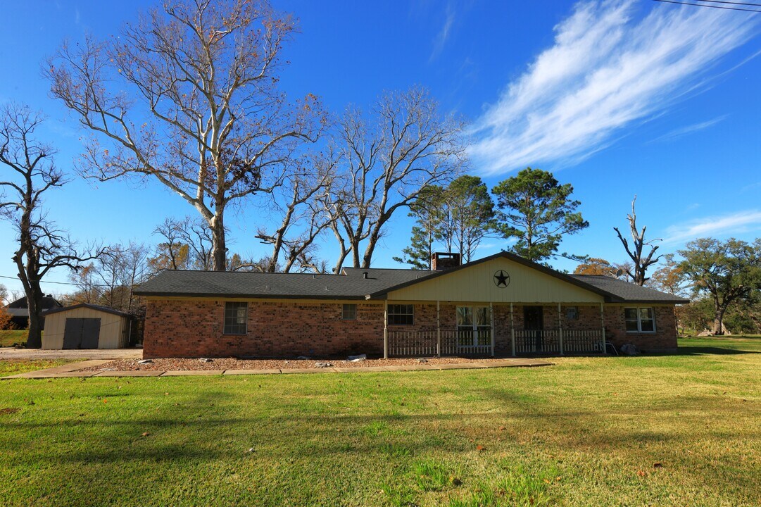 113 Old Angleton Rd in Lake Jackson, TX - Building Photo