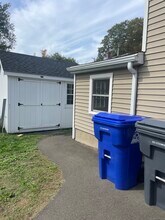 137 E Main St in Branford, CT - Building Photo - Building Photo