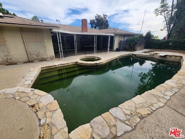 property at 11665 Babbitt Ave