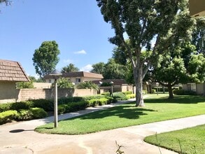 10325 Elk River Ct in Fountain Valley, CA - Building Photo - Building Photo