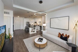 2180 Shadowood Pkwy in Atlanta, GA - Building Photo - Building Photo