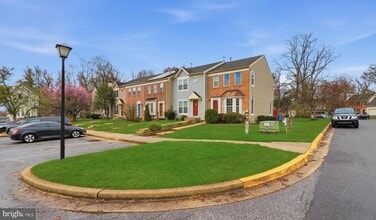 2628 Deer Ridge Dr in Silver Spring, MD - Building Photo - Building Photo