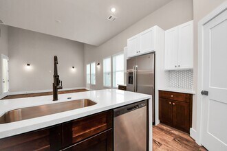 2911 Paul Quinn St in Houston, TX - Building Photo - Building Photo