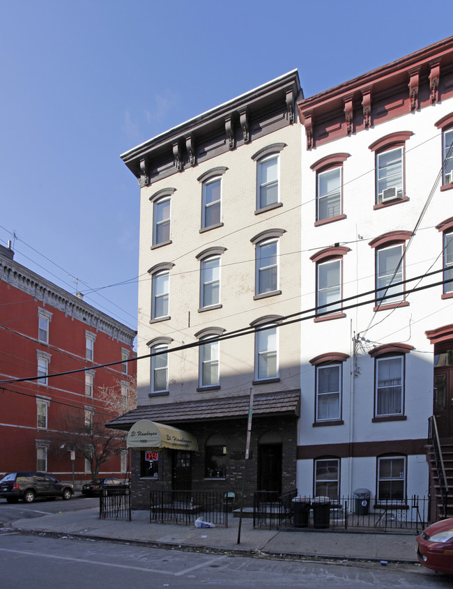 1000 Willow Ave in Hoboken, NJ - Building Photo - Building Photo