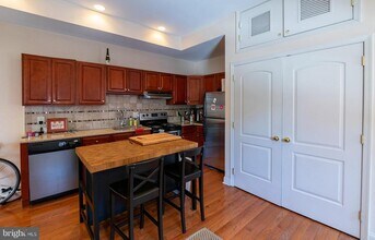 1841 Bainbridge St in Philadelphia, PA - Building Photo - Building Photo