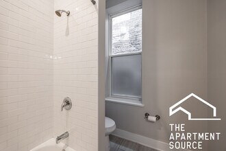 1823 W 17th St, Unit 1FR in Chicago, IL - Foto de edificio - Building Photo