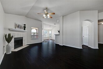 317 McCoy Ln in Hutto, TX - Building Photo - Building Photo