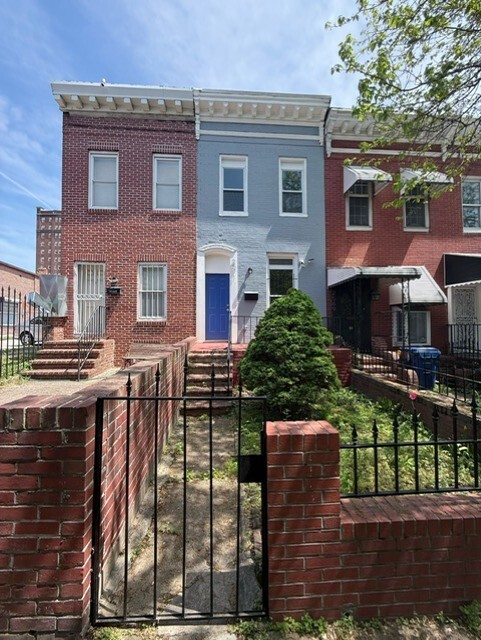 property at 2571 McCulloh St