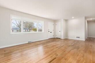 4232 Eastlea Dr in Columbus, OH - Foto de edificio - Building Photo