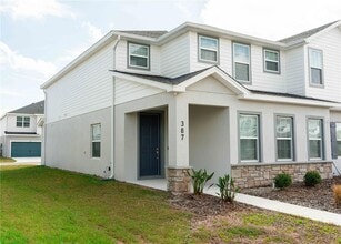 387 Crossings Ave in St. Cloud, FL - Foto de edificio - Building Photo