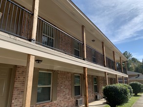 Royal Crest Apartments in Ruston, LA - Building Photo - Building Photo