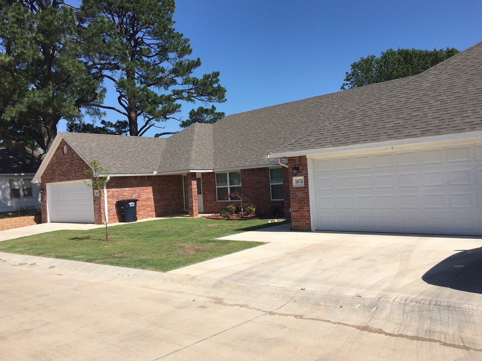 Golden Acres Cottages in Shawnee, OK - Building Photo