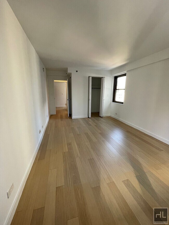 East 39th Street, Unit 17D in New York, NY - Foto de edificio - Building Photo