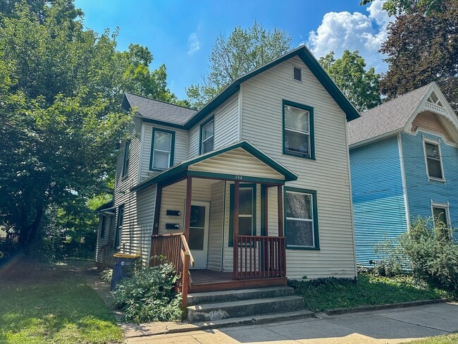 property at 744 Jackson St NW