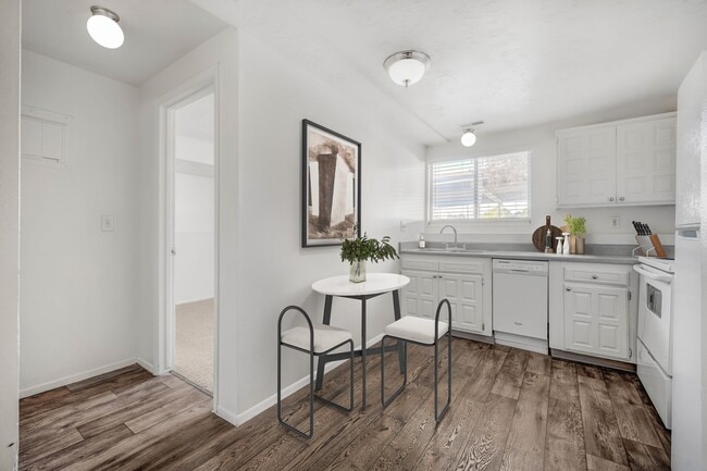 The Pointe at Northridge in North Salt Lake, UT - Foto de edificio - Building Photo