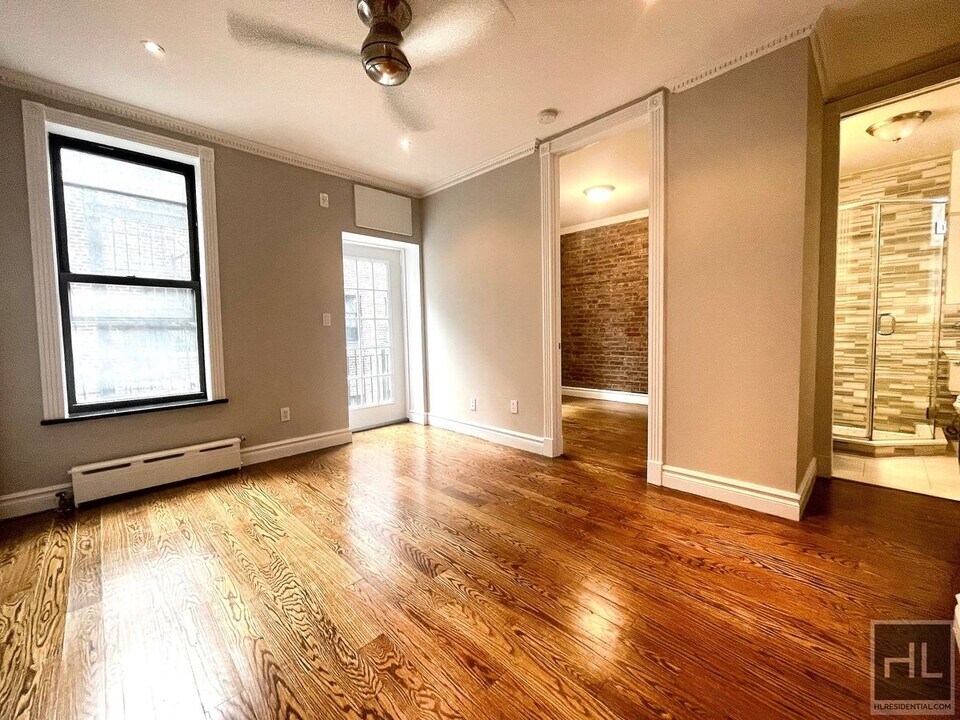 East 18th Street in New York, NY - Building Photo