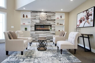 Royal Pointe in Virginia Beach, VA - Building Photo - Building Photo