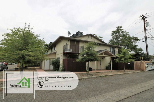 608 Hartnell Ave in Redding, CA - Building Photo - Building Photo