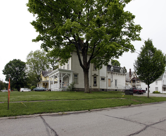 333 N Chestnut St in Ravenna, OH - Building Photo - Building Photo