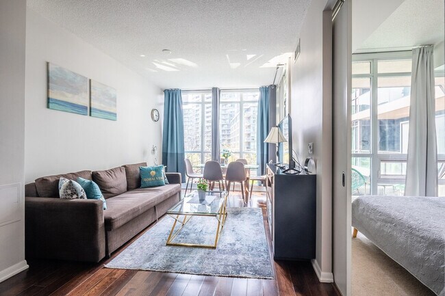 211 Fort York Blvd, Unit SI ID1345831P in Toronto, ON - Building Photo - Building Photo