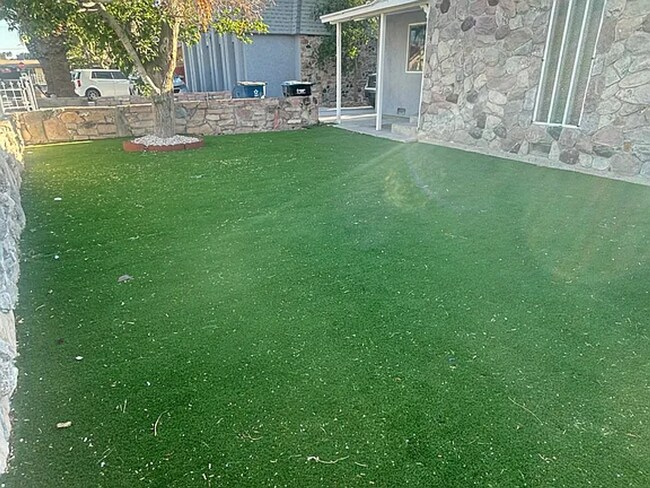 1819 Harding St in North Las Vegas, NV - Building Photo - Building Photo