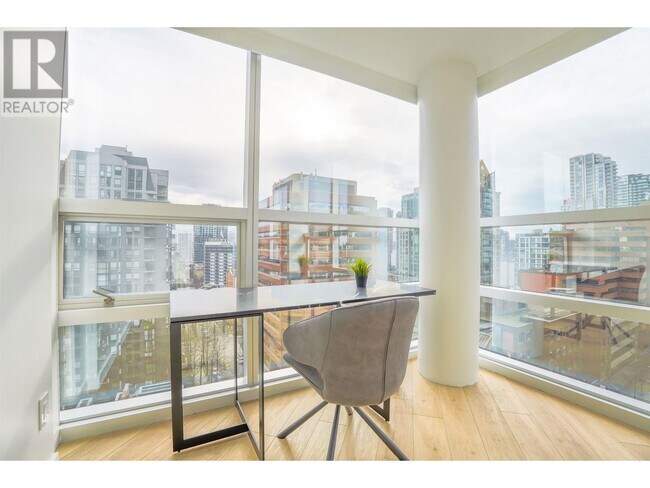 1050 Burrard St in Vancouver, BC - Building Photo - Building Photo
