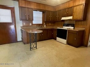 513 W Tracy St in Gulfport, MS - Building Photo - Building Photo