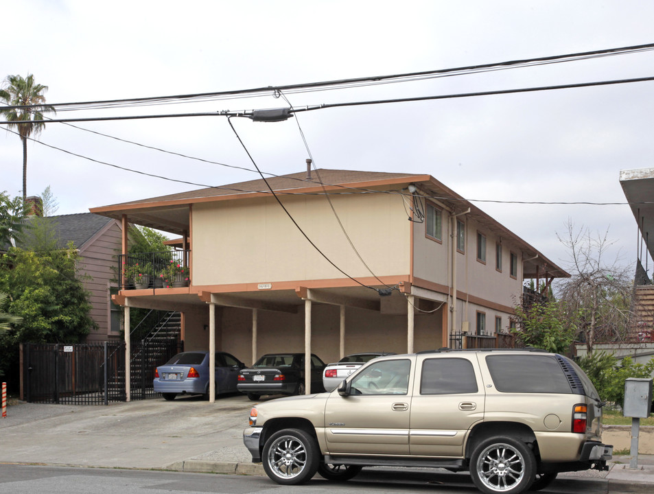 681 S 8th St in San Jose, CA - Building Photo