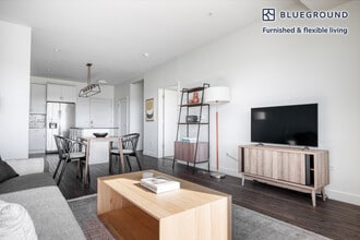 100 N Addison Ave in Elmhurst, IL - Foto de edificio - Building Photo