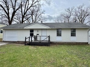 910 Skyline Dr in Danville, IL - Building Photo - Building Photo