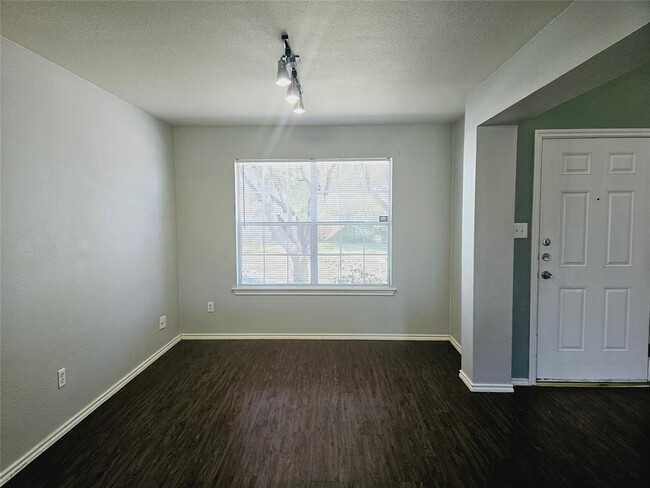 650 Goldenrod St in Kyle, TX - Building Photo - Building Photo