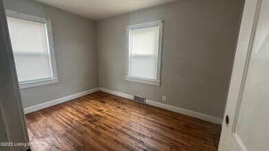 2110 Burwell Ave in Louisville, KY - Building Photo - Building Photo
