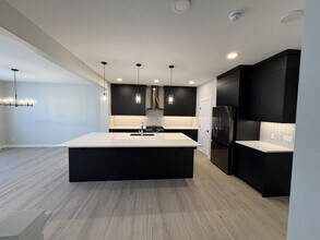 15864-15827 27 Ave SW in Edmonton, AB - Building Photo - Building Photo
