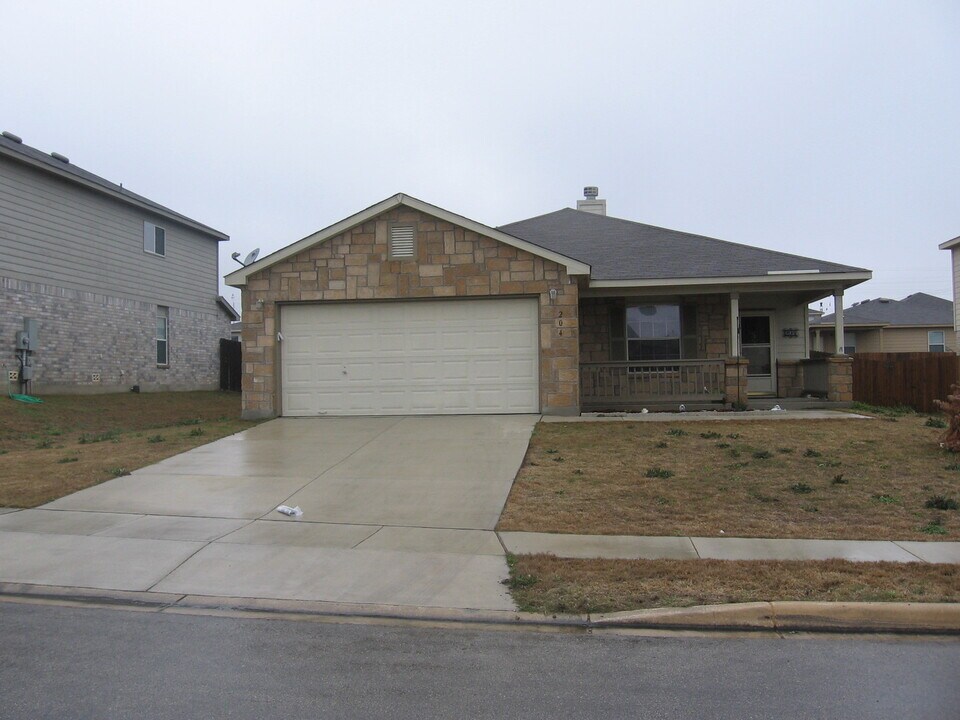 204 N Willow Way in Cibolo, TX - Building Photo