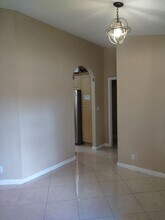 2001 NW 27th Ln in Fort Lauderdale, FL - Building Photo - Building Photo