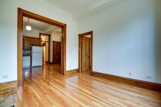 2247 N Lincoln Ave, Unit 3 in Chicago, IL - Building Photo - Building Photo