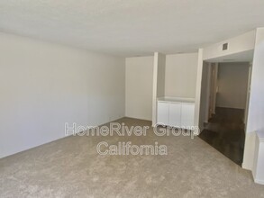 6210 Gloria Dr in Sacramento, CA - Building Photo - Building Photo