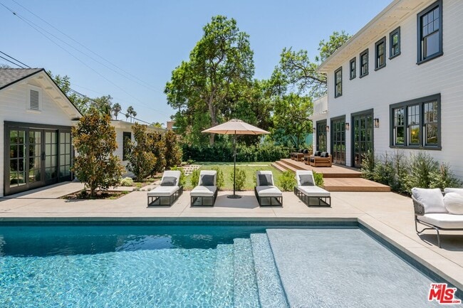 property at 1600 N Ogden Dr