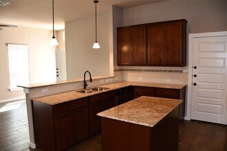 106 Wickersham in Conroe, TX - Building Photo - Building Photo