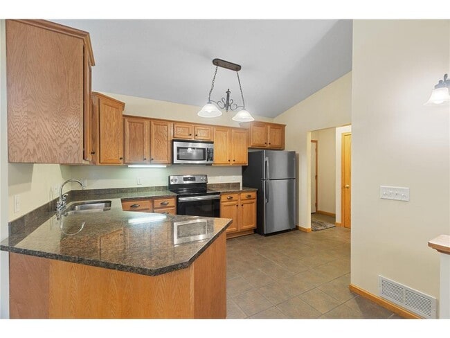 7626 Fox Creek Ct in Rockford, MN - Building Photo - Building Photo