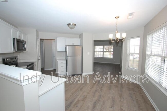 8021 Philadelphia Dr in Fishers, IN - Building Photo - Building Photo