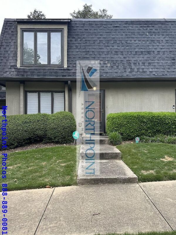 property at 17 Ivy Ridge NE