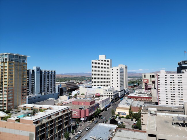 200 W 2nd St, Unit Luxury Furnished Condo in Reno, NV - Building Photo - Building Photo