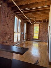 1896 D'orléans Av in Montréal, QC - Building Photo - Building Photo