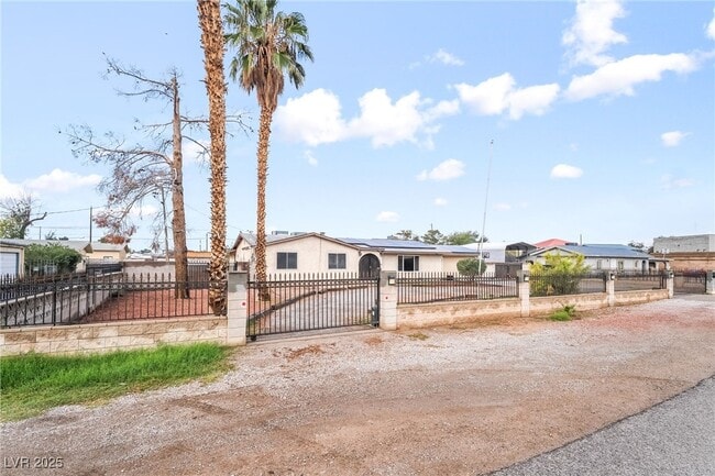 property at 2275 Covey Ln