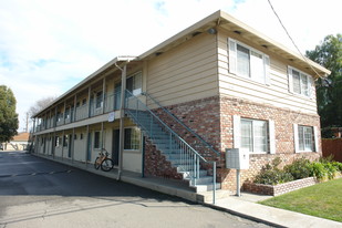 955 Lincoln St Apartments