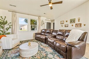 103 N Voyage Ave in Caldwell, ID - Building Photo