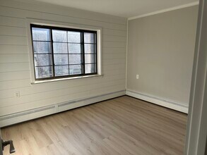 137 N Center St, Unit 1 in Northville, MI - Foto de edificio - Building Photo